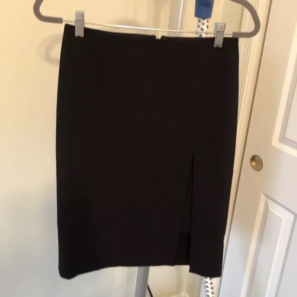 White House Black Market (WHBM) HIGH-SLIT PENCIL SKIRT, size 2 - Picture 1 of 8